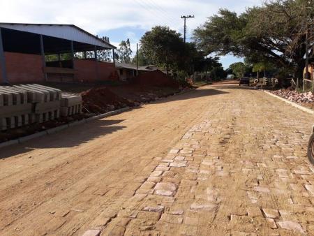 Vamos começar a semana com obras no município?