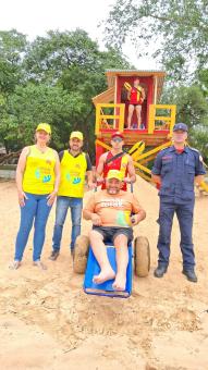 MUNICÍPIO DE GENERAL CÂMARA RECEBE CADEIRA ACESSÍVEL PARA PRAIA DA CACHOEIRINHA